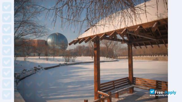 Jilin Huaqiao University of Foreign Languages фотография №22
