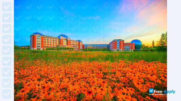 Jilin Huaqiao University of Foreign Languages фотография №3