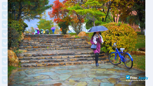 Jilin Huaqiao University of Foreign Languages фотография №11