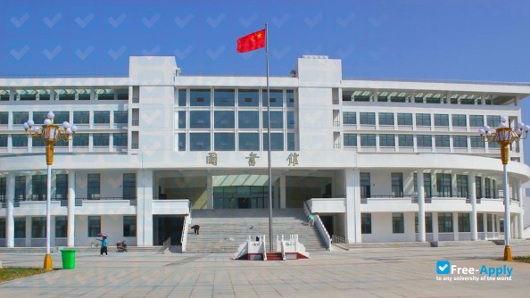 Bozhou University фотография №4