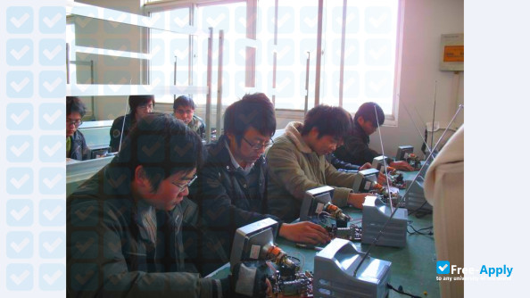 Foto de la Jiandong College #8