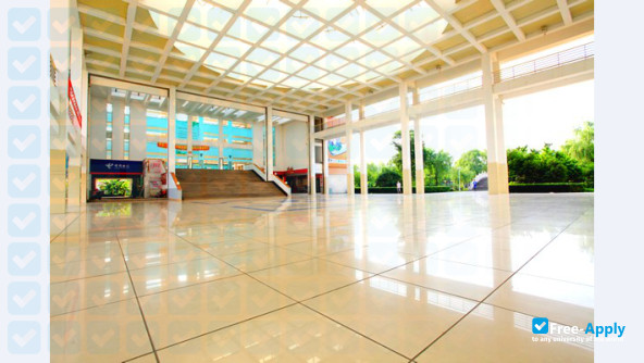 Photo de l’Huzhou Vocational & Technical College #8