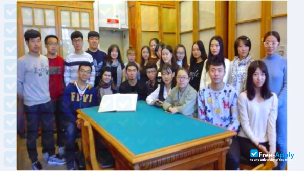 Foto de la Yunnan Vocational Institute of Energy Technology #1