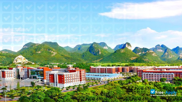 Foto de la Guilin University of Aerospace Technology #3