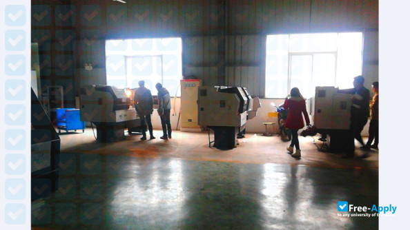 Foto de la Chizhou Vocational & Technical College #2