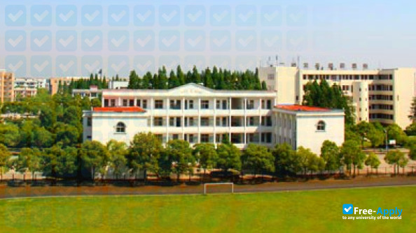 Foto de la Huanggang Polytechnic College #6