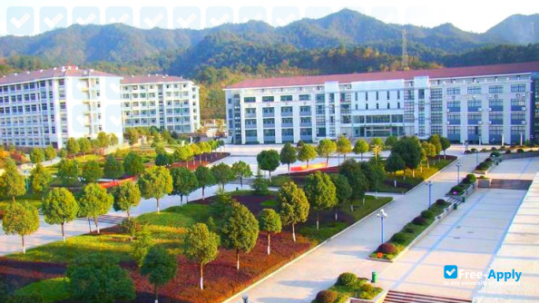 Zhejiang Changzheng Vocational & Technical College фотография №2
