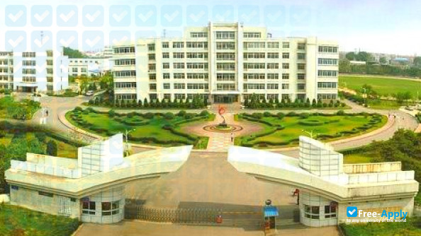 Liaoning Vocational College of Medicine photo #2