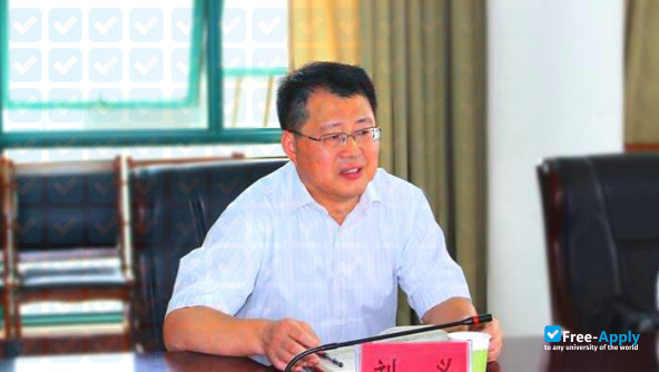 Hubei Radio and Television University photo #6