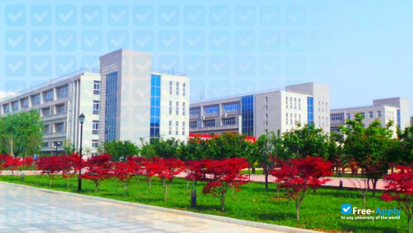Xuchang Electrical Vocational College фотография №1
