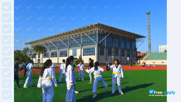 Foto de la Xijing University #2