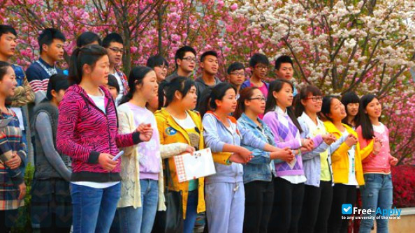 Hubei Industrial Polytechnic фотография №5