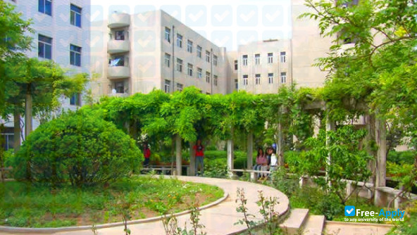 Foto de la Aksu Vocational & Technical College #1