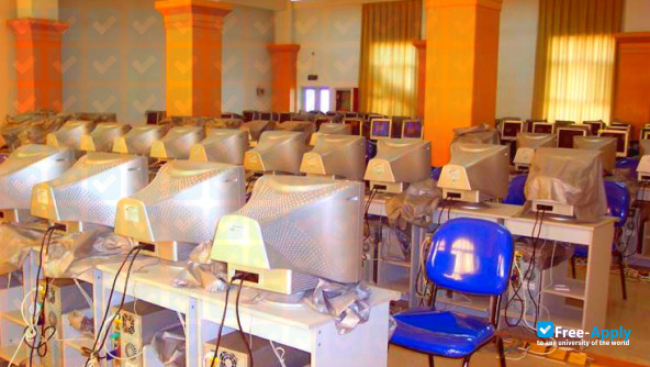 Foto de la Aksu Vocational & Technical College #4