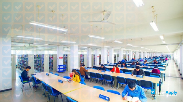 Xi'an Vocational College of Automotive Science and Technology photo #7