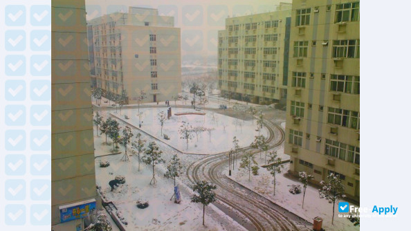 Jianghan University фотография №7