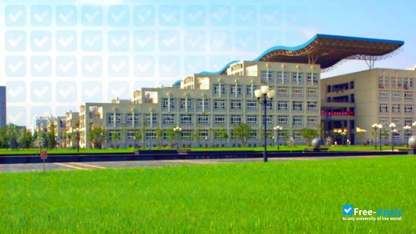 Jianghan University фотография №5