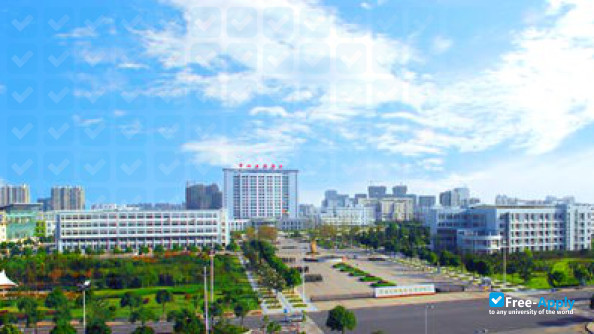 Foto de la Jiangsu College of Engineering and Technology #4