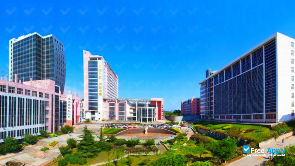 Qilu Medical University photo #2