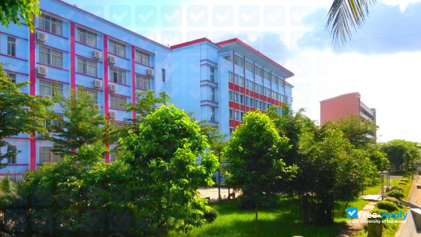 Hainan College of Foreign Studies photo #4