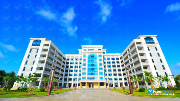 Hainan College of Foreign Studies photo #3