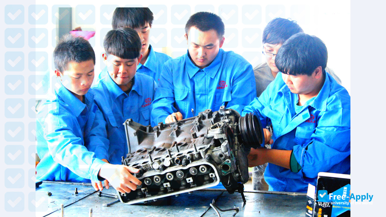 Xinjiang Tianshan Vocational & Technical College photo #9