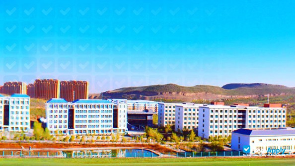 Xinjiang Tianshan Vocational & Technical College фотография №3