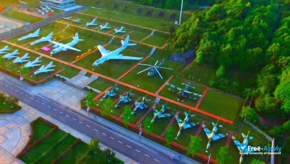 Foto de la Changsha Aeronautical Vocational & Technical College #7