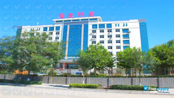 Yangquan Teachers College фотография №2