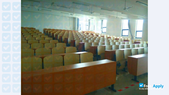 Tianjin University of Commerce Bousted College photo #11