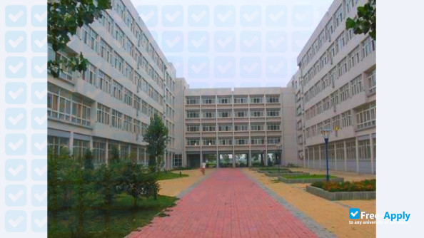 Tianjin University of Commerce Bousted College photo #4