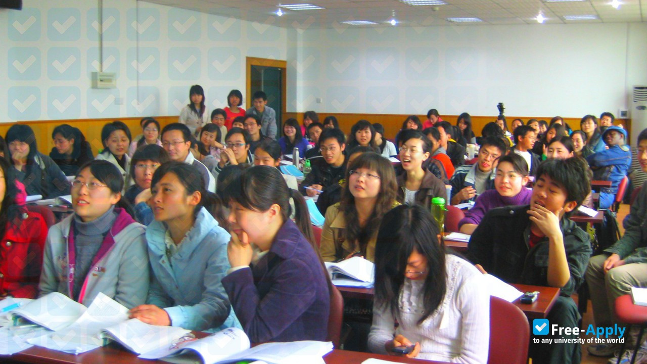 Photo de l’Guilin Medical University #7