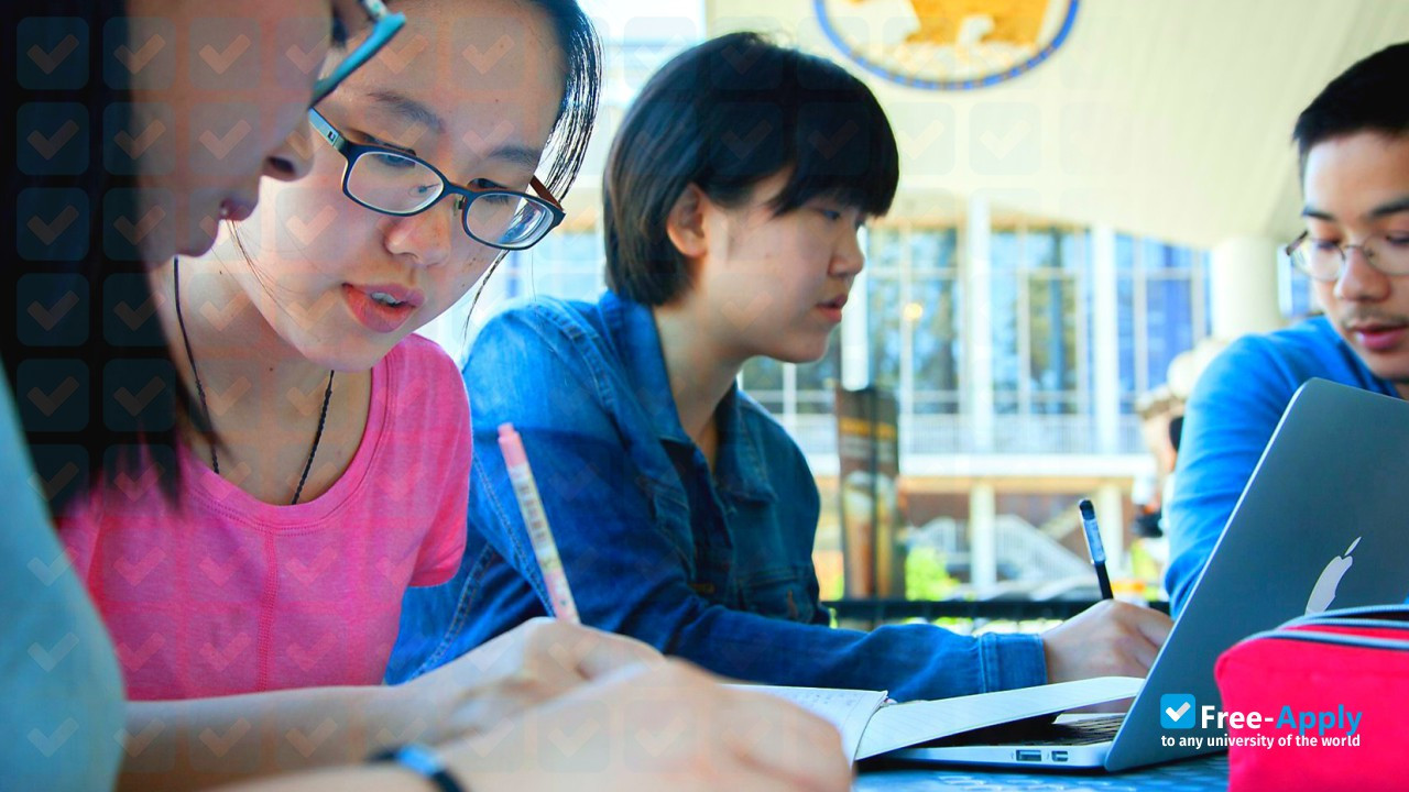 Guilin Medical University photo #5
