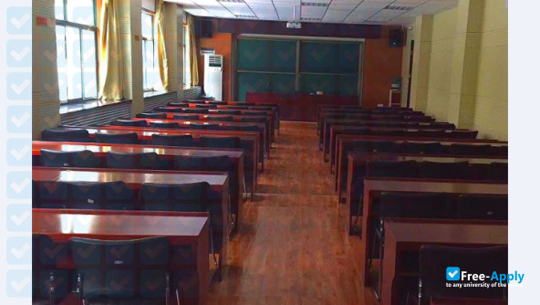 Photo de l’Xi'an Employees's University #1