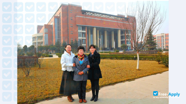Foto de la Xi'An Medical University #6