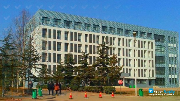 Foto de la Henan Industry and Trade Vocational College #7