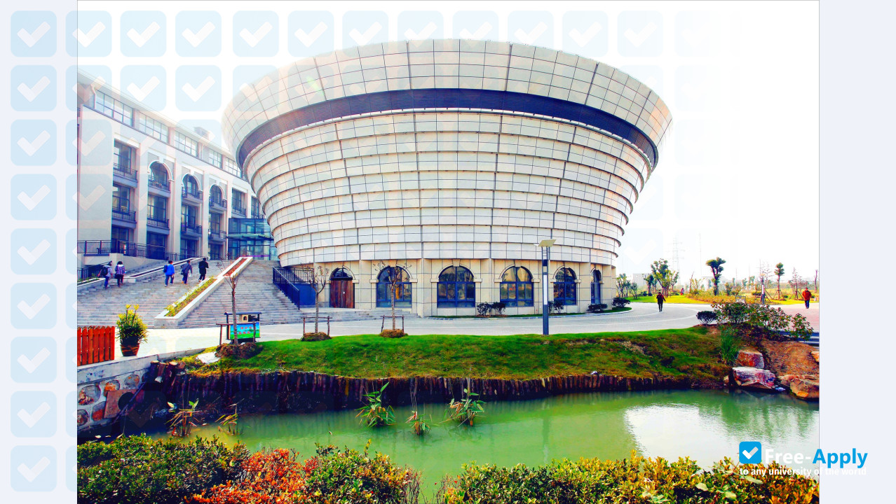 Wuxi City College of Vocational Technology photo #5
