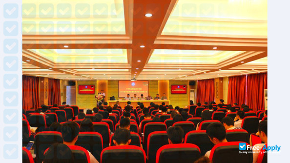 Guangzhou Zhujiang College of Vocational Technology photo #2