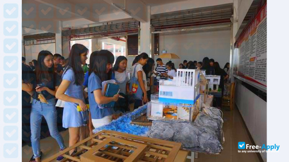 Guangzhou Zhujiang College of Vocational Technology photo #9