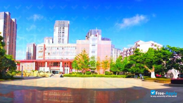 Foto de la Yunnan College of Tourism Vocation #6