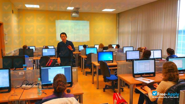 Shanghai Lixin University of Accounting and Finance photo #1