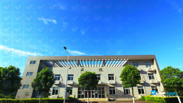 Photo de l’Wuhan Technical College of Communications #5