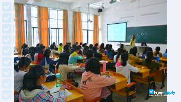 Guangdong Preschool Normal College in Maomin фотография №1