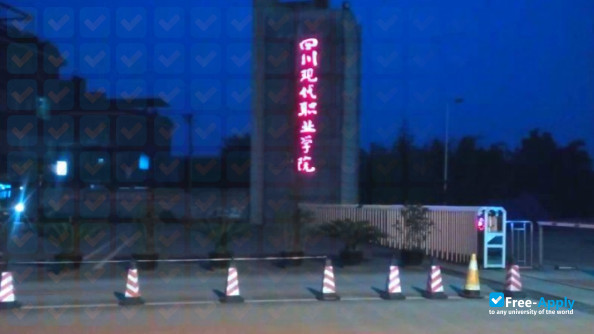 Foto de la Sichuan Modern Vocational College #2