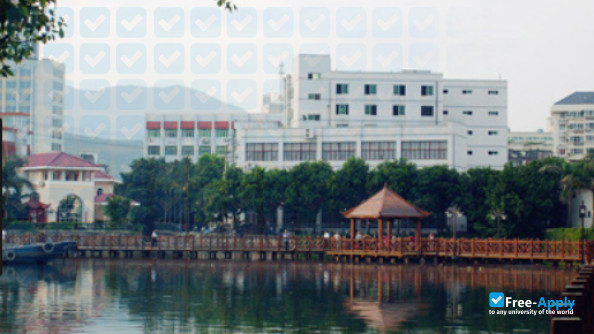 Foto de la Fujian Radio and Television University Longyan Branch #3