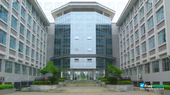 Photo de l’Guilin Tourism University #3