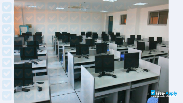 Dalian Maple Leaf Vocational and Technical College photo #4