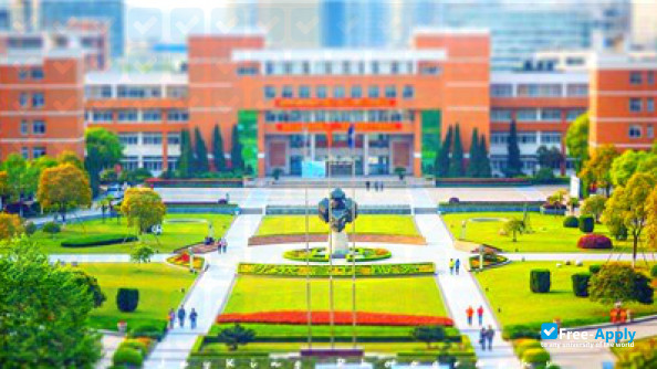 Zhejiang Institute of Mechanic & Electrical Engineering фотография №3