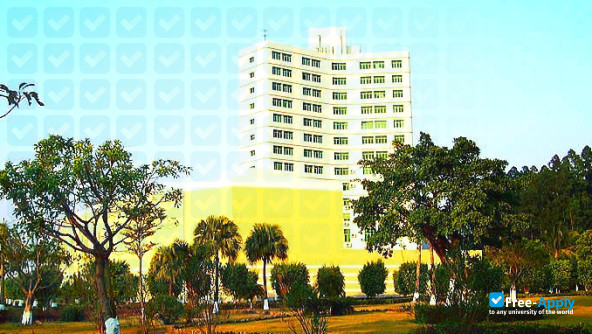 Foto de la Zhuhai Campus Zunyi Medical University #1