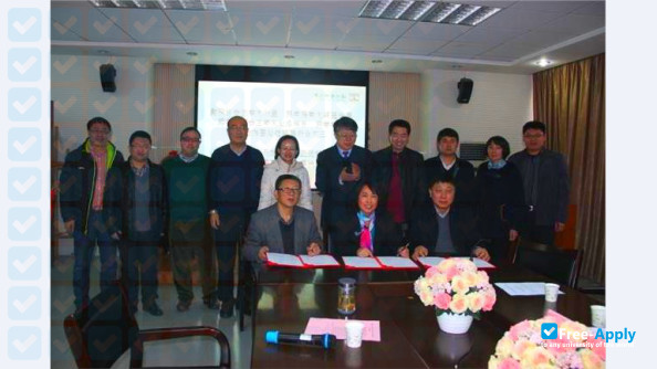Foto de la Jilin Medical University #4
